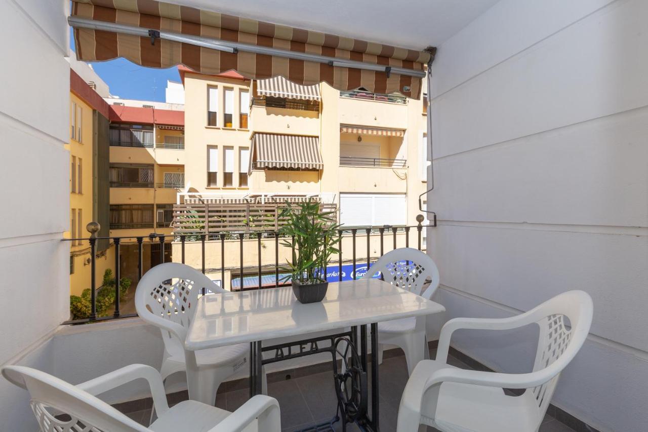Apartamento La Victoria Apartment Малага Екстериор снимка