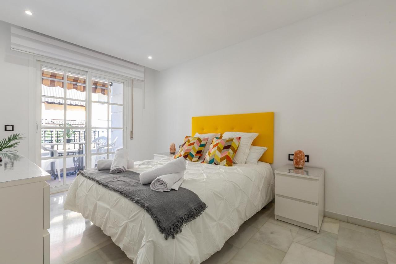 Apartamento La Victoria Apartment Малага Екстериор снимка