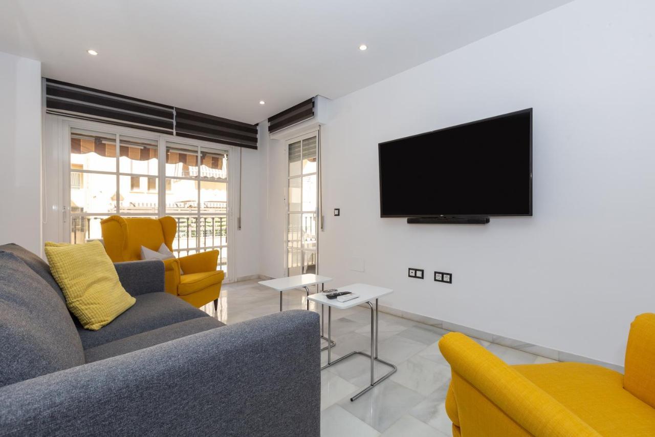 Apartamento La Victoria Apartment Малага Екстериор снимка