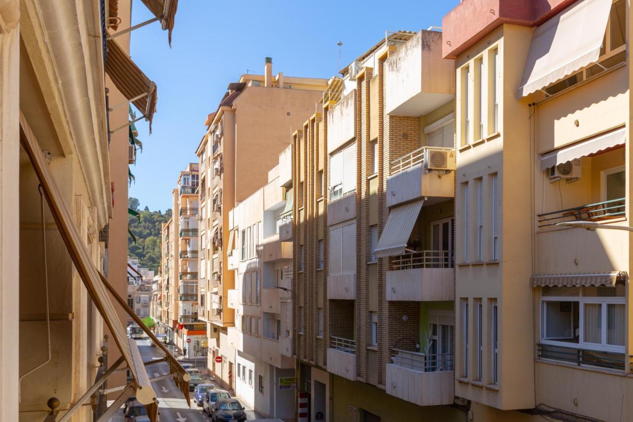 Apartamento La Victoria Apartment Малага Екстериор снимка