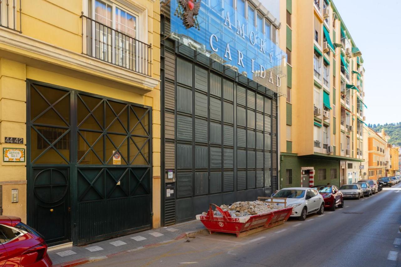 Apartamento La Victoria Apartment Малага Екстериор снимка