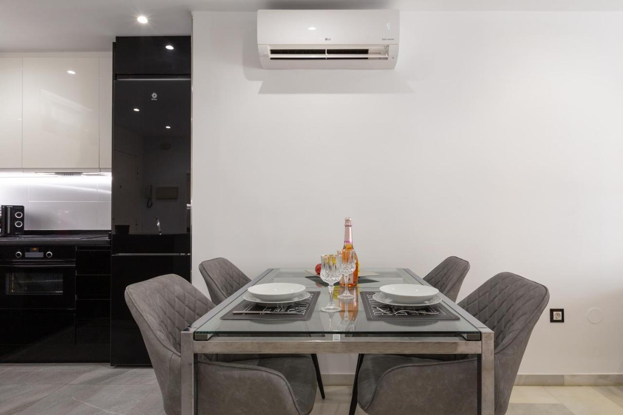 Apartamento La Victoria Apartment Малага Екстериор снимка
