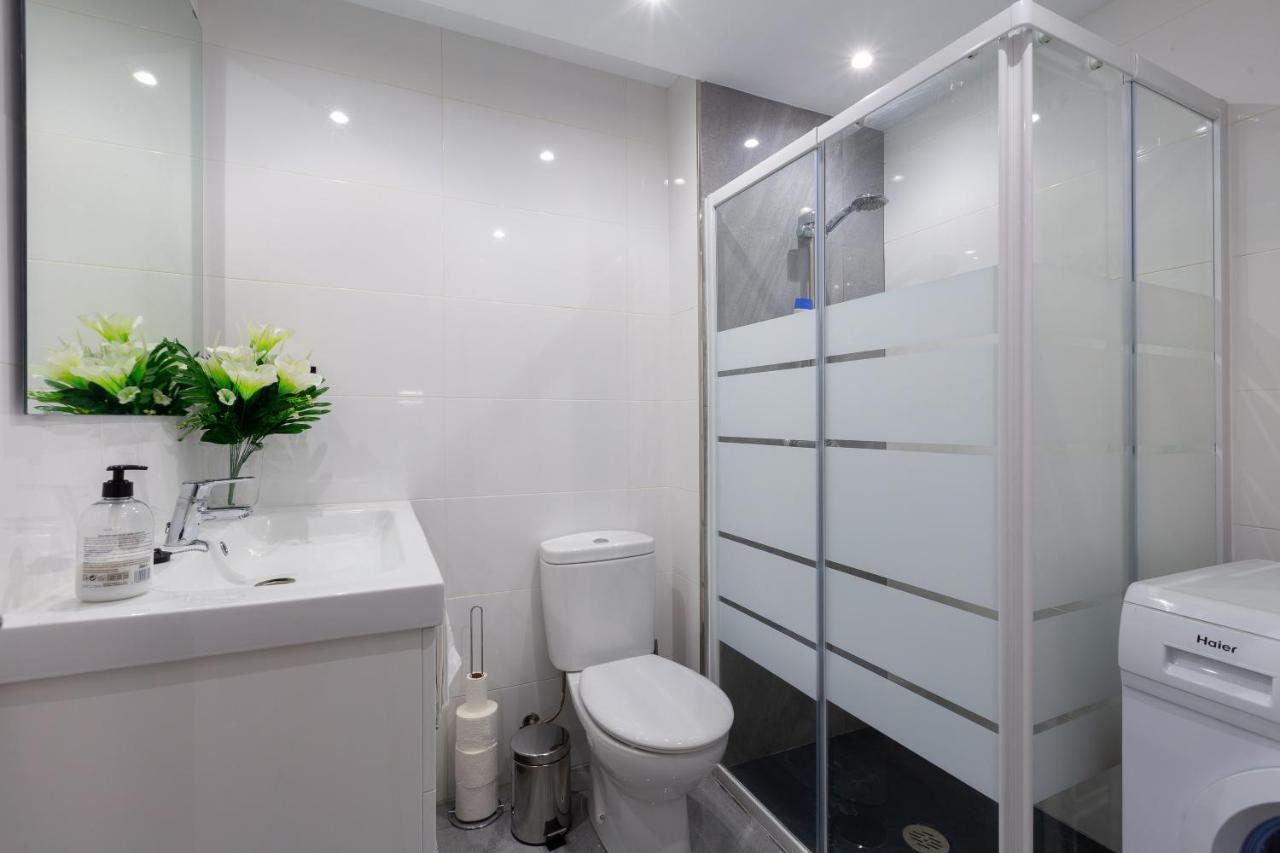 Apartamento La Victoria Apartment Малага Екстериор снимка