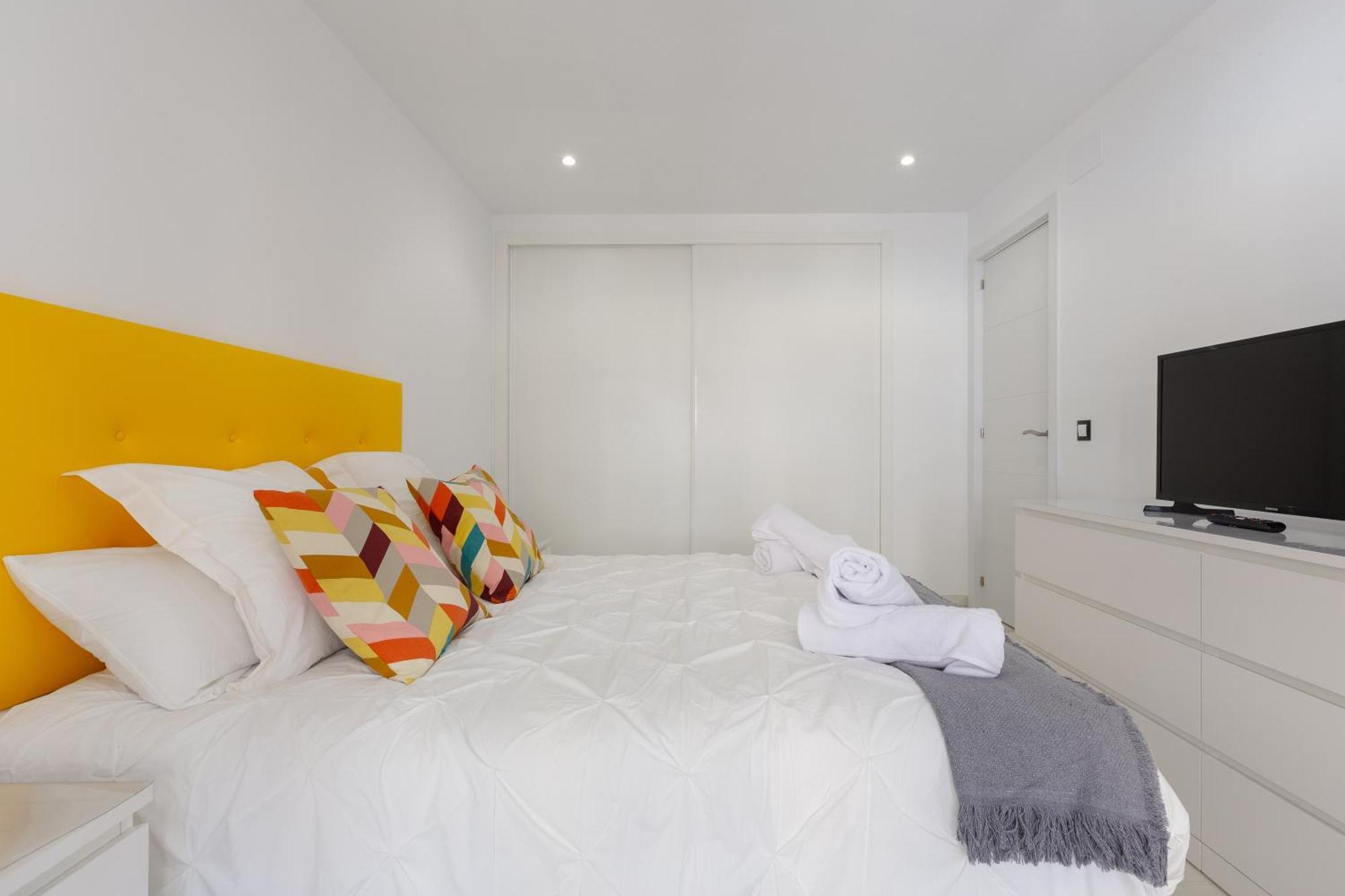 Apartamento La Victoria Apartment Малага Екстериор снимка